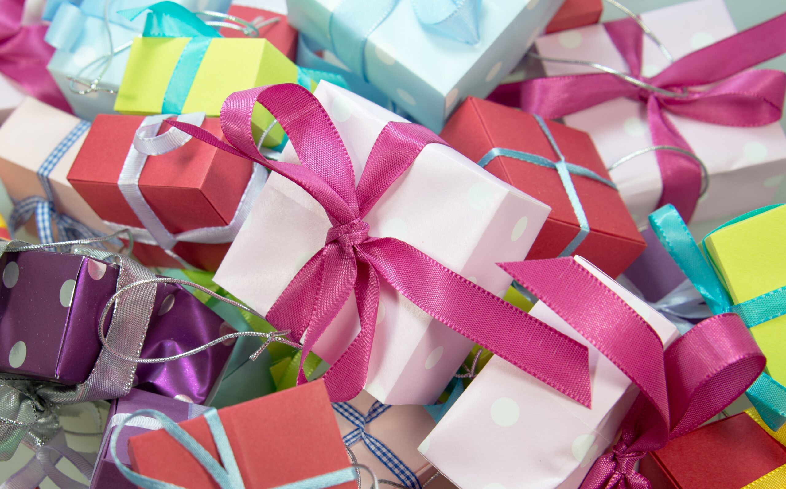 Assorted-colored Gift Boxes
